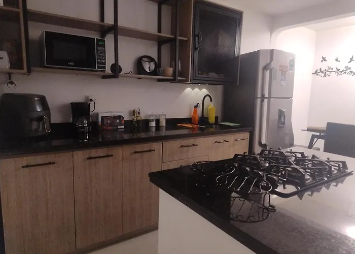 Habitacion Confortable Centrica En Yumbo Cerca Al Aeropuerto Y Centro De Eventos